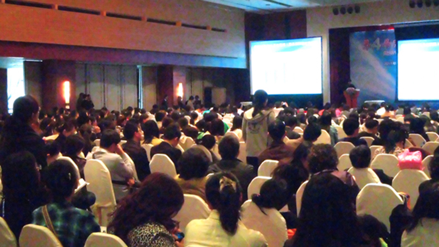 推新品亮相申城，依論壇擴大影響