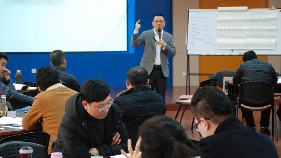 公司組織銷售經(jīng)理開(kāi)展《建立績(jī)效伙伴關(guān)系與績(jī)效面談技巧》培訓(xùn)